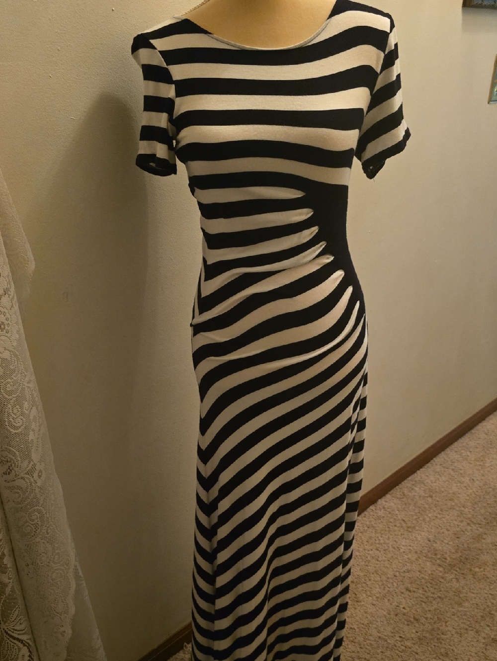 Trulli Women's M Tall Black White Striped Pull On Maxi Dress Cinched Waist